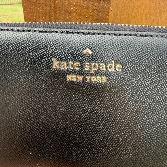 GUC Kate Spade Black Leather Textured Long Wallet - Picture 3 of 10
